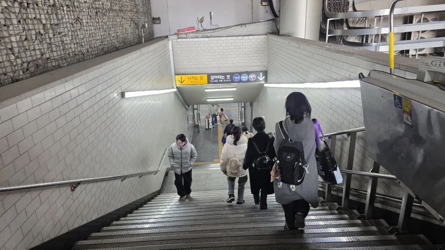 (일페) 킨텍스를 간다고 GTX를 탑는데 올때는 편했어_2.webp