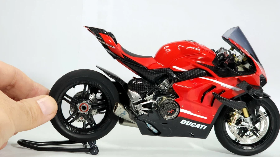[TAMIYA] 1/12 DUCATI SUPER LEGGERA V4R_1.webp