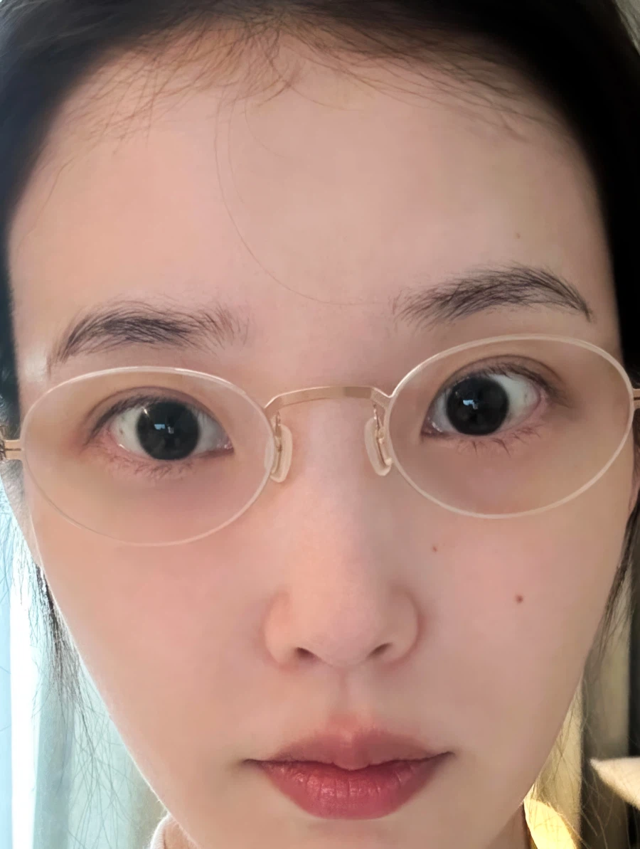 2026.02.24 아이유 인스타그램 사진 보정_9.webp