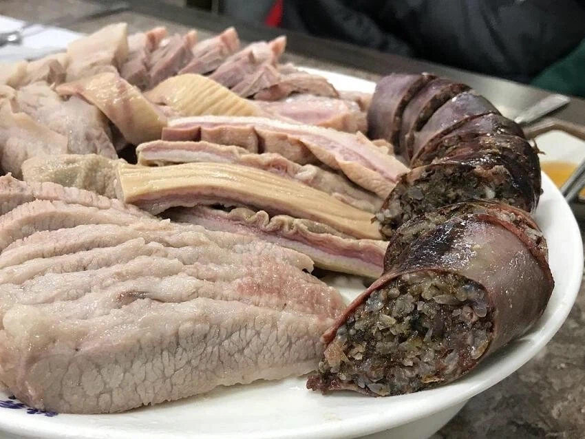 호불호 있다는 모듬수육 + 옵션_1.webp