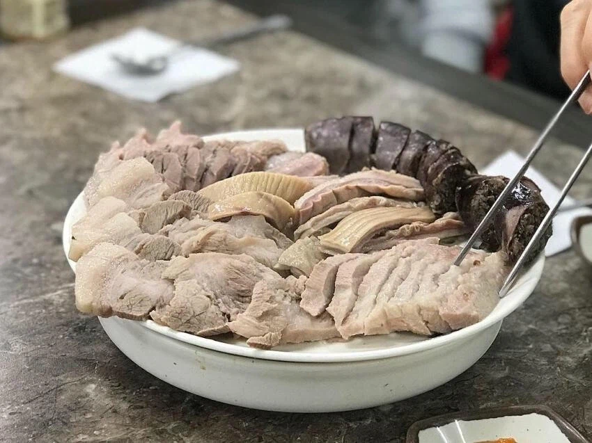 호불호 있다는 모듬수육 + 옵션_4.webp