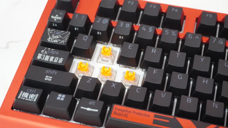 [네이버] 싱크로율 폭주 중! RAZER 에반게리온 콜라보 국내 최초 언박싱_15.webp