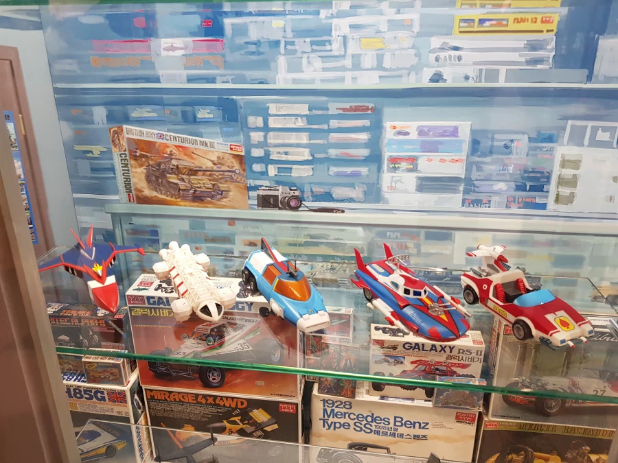 [아카데미 과학] 故 김순환 회장님 추모전 사진 - 교재사 / 집무실_23.webp