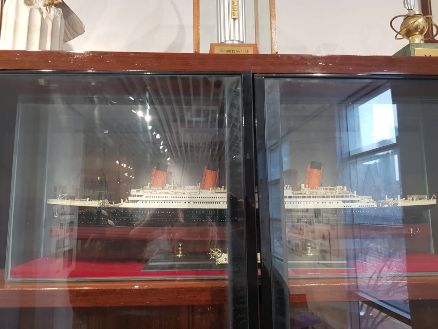 [아카데미 과학] 故 김순환 회장님 추모전 사진 - 교재사 / 집무실_51.webp