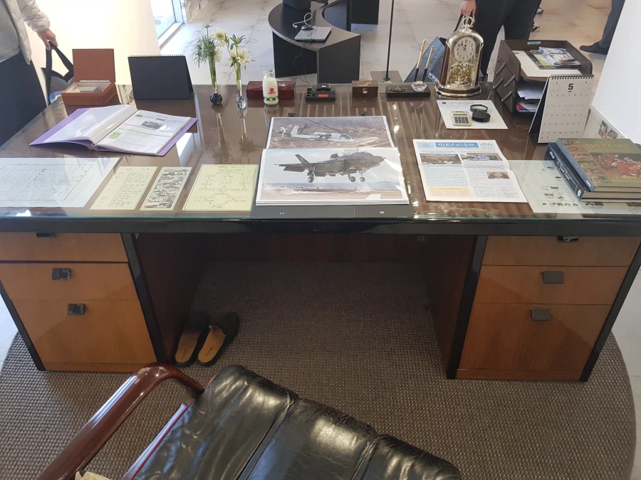 [아카데미 과학] 故 김순환 회장님 추모전 사진 - 교재사 / 집무실_60.webp