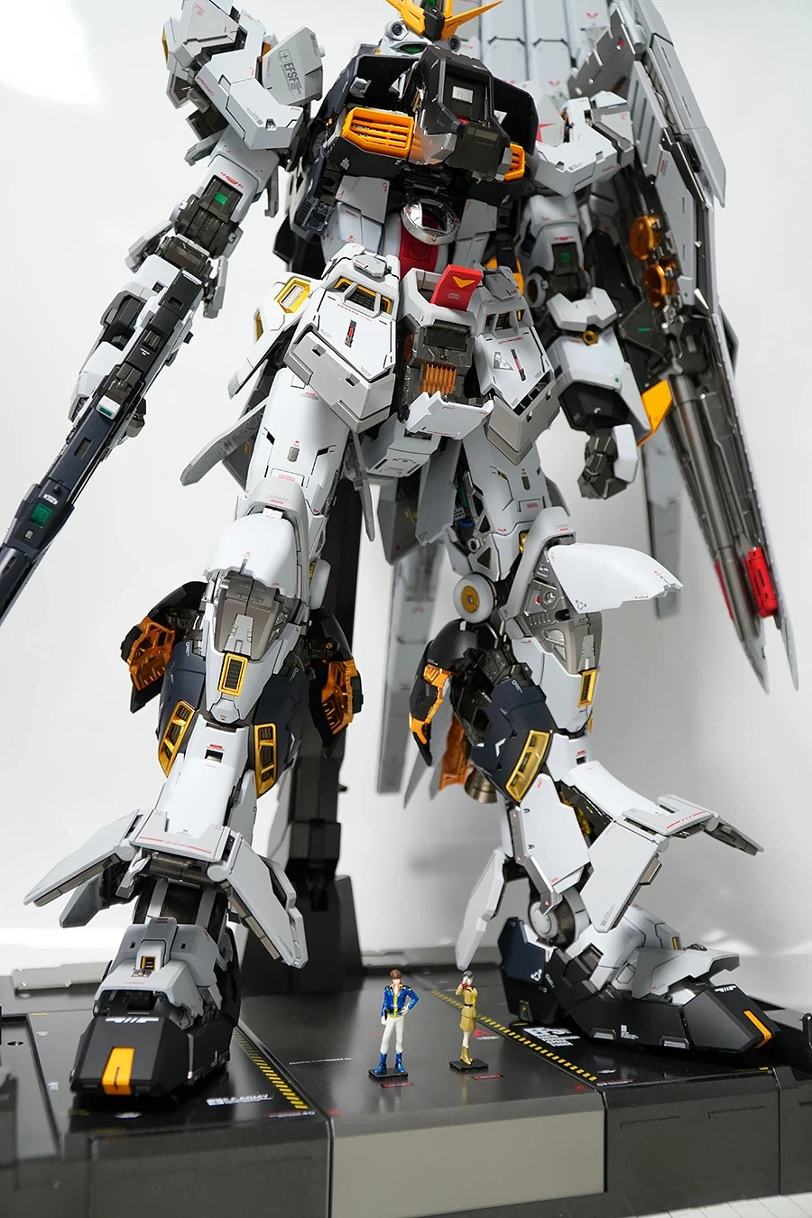 PGU RX-93 뉴건담 도색완성_52.webp