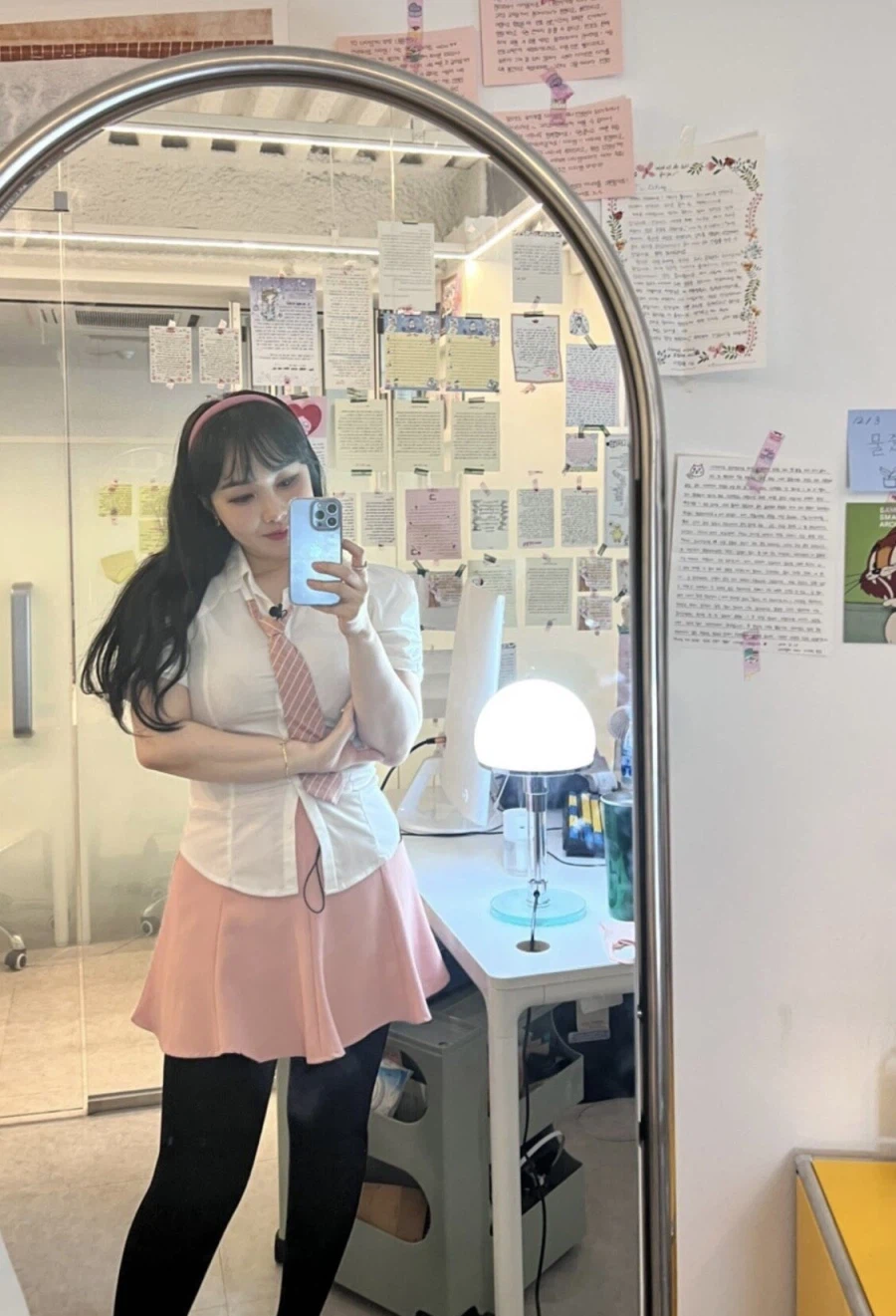 19) 한국사 선생님 교복_3.webp