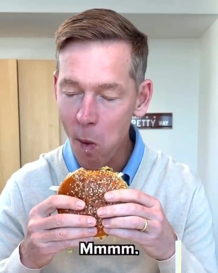 미국에서 반응 겁나 안좋은 맥도날드CEO 먹방 근황_4.webp