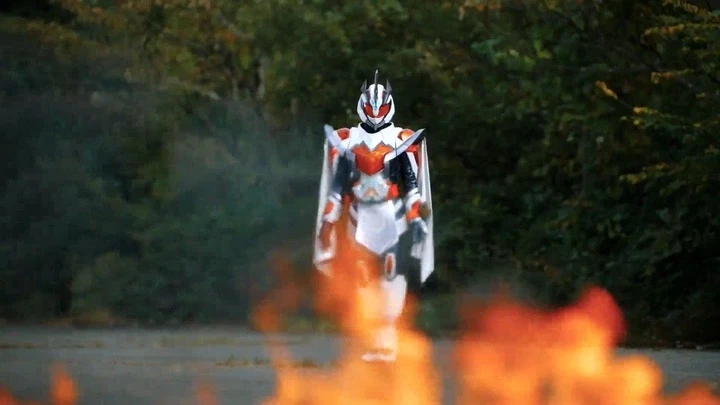 [가면라이더 최강 케미★갓챠 대작전] 히로인의 화려한 변신_89.webp