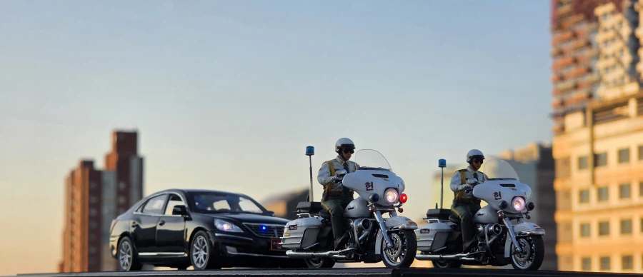 1/35 크로바모형 4성장군 에쿠스 (with LED) '장군님 퇴근하신다'_3.webp