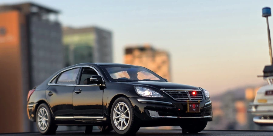 1/35 크로바모형 4성장군 에쿠스 (with LED) '장군님 퇴근하신다'_17.webp