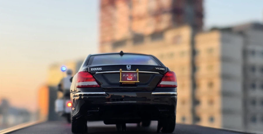 1/35 크로바모형 4성장군 에쿠스 (with LED) '장군님 퇴근하신다'_26.webp