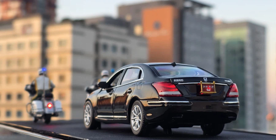 1/35 크로바모형 4성장군 에쿠스 (with LED) '장군님 퇴근하신다'_28.webp