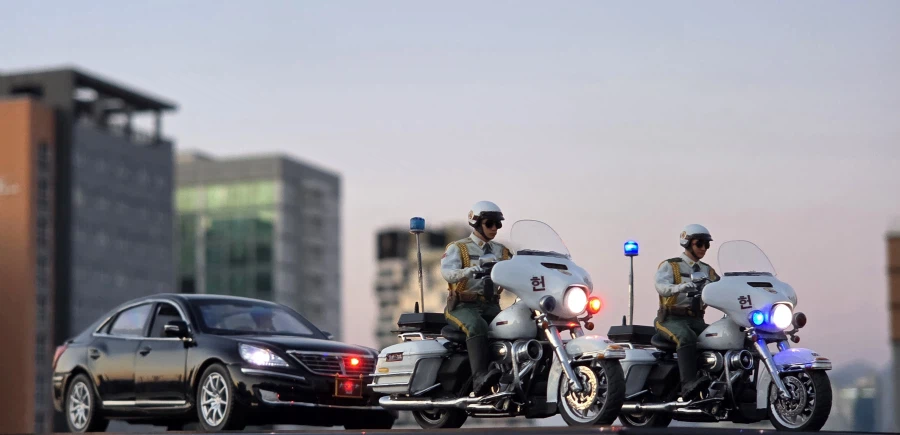 1/35 크로바모형 4성장군 에쿠스 (with LED) '장군님 퇴근하신다'_33.webp