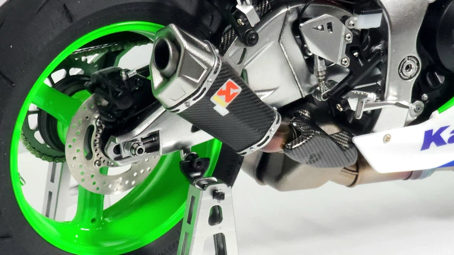 [MENG] 1/9 Kawasaki ZX-10R_10.webp