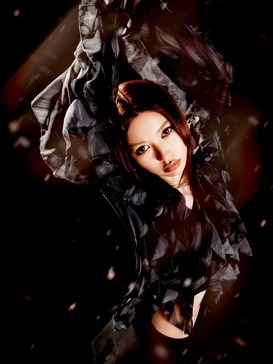 [앳하트] Shut Up MV 비하인드 + Butterfly Doors 컨셉포토_7.webp