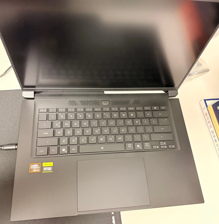 [AERO X16 리뷰] 1.9kg, 대안이 적은 16인치 고사양+경량 노트북_3.webp