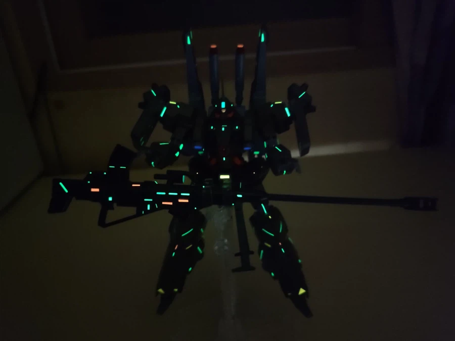 HG 리벤볼프 축광테이프 작업후 찍어본 간단 액션샷들입니다._20.webp