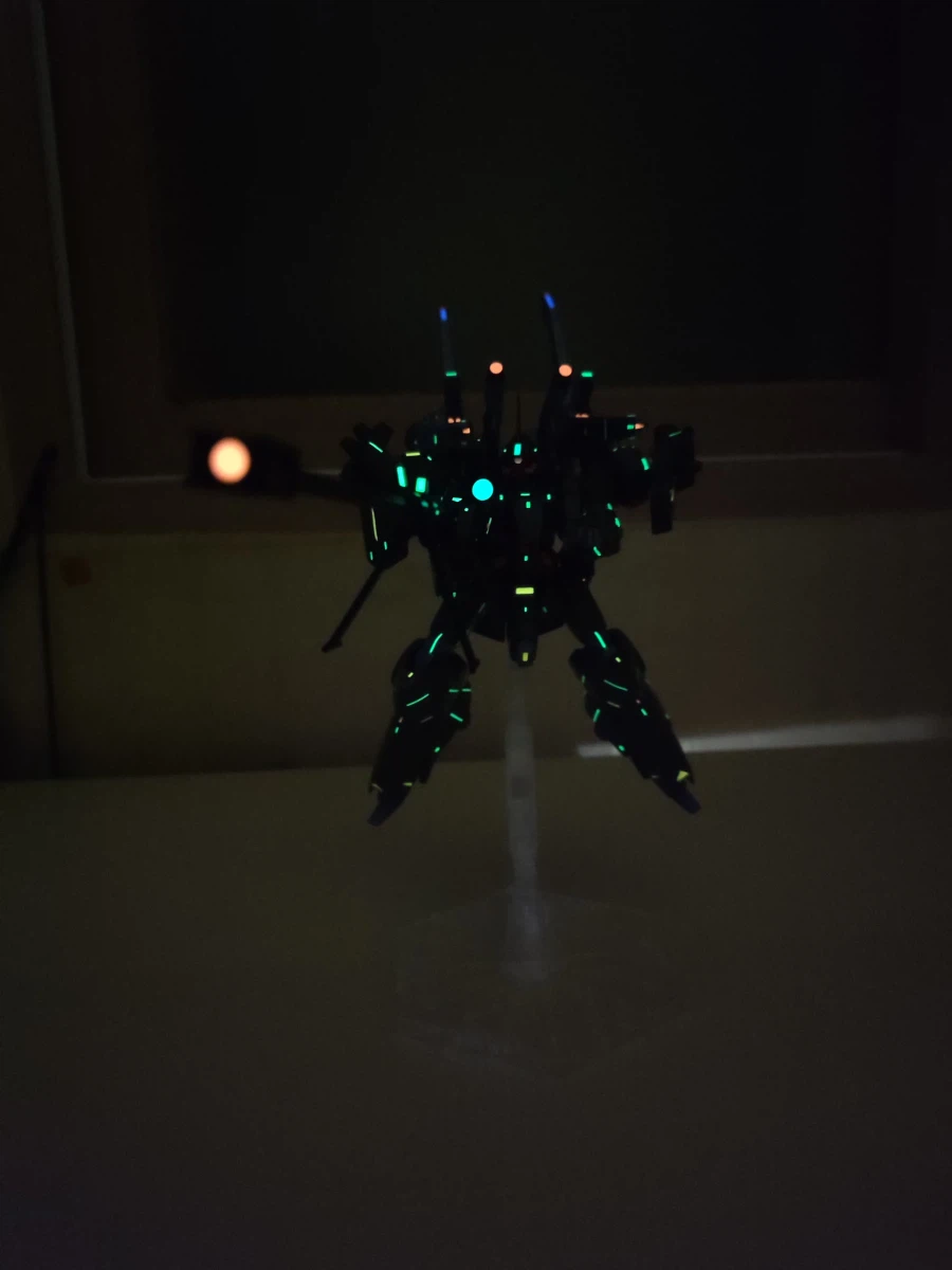 HG 리벤볼프 축광테이프 작업후 찍어본 간단 액션샷들입니다._28.webp