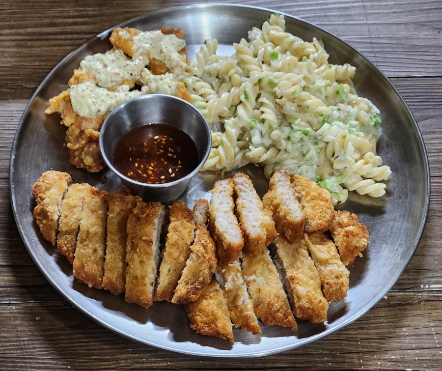 그동안 해먹은 튀김집 아저씨들의 꿀꿀이 정식_2.webp