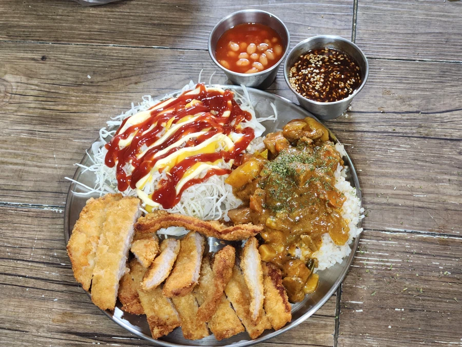 그동안 해먹은 튀김집 아저씨들의 꿀꿀이 정식_3.webp