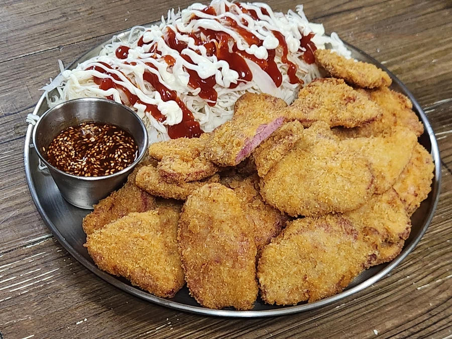 그동안 해먹은 튀김집 아저씨들의 꿀꿀이 정식_5.webp