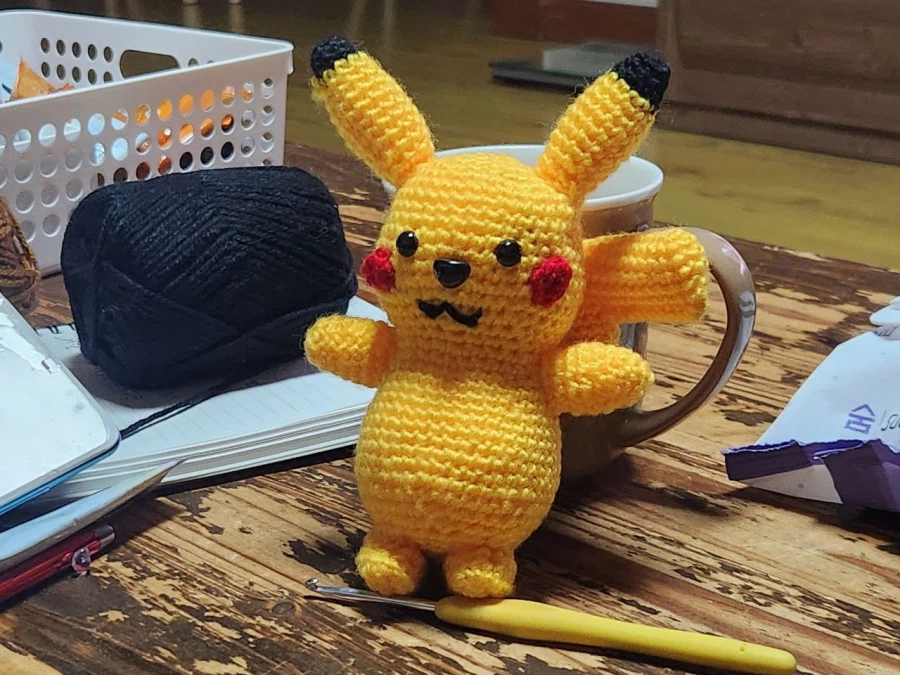 [인증!] 어머니께서 만들어주신 피카츄 인형!!!_1.webp