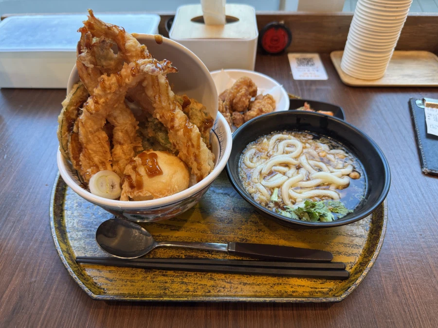 편하게 텐동 먹습니다_1.webp