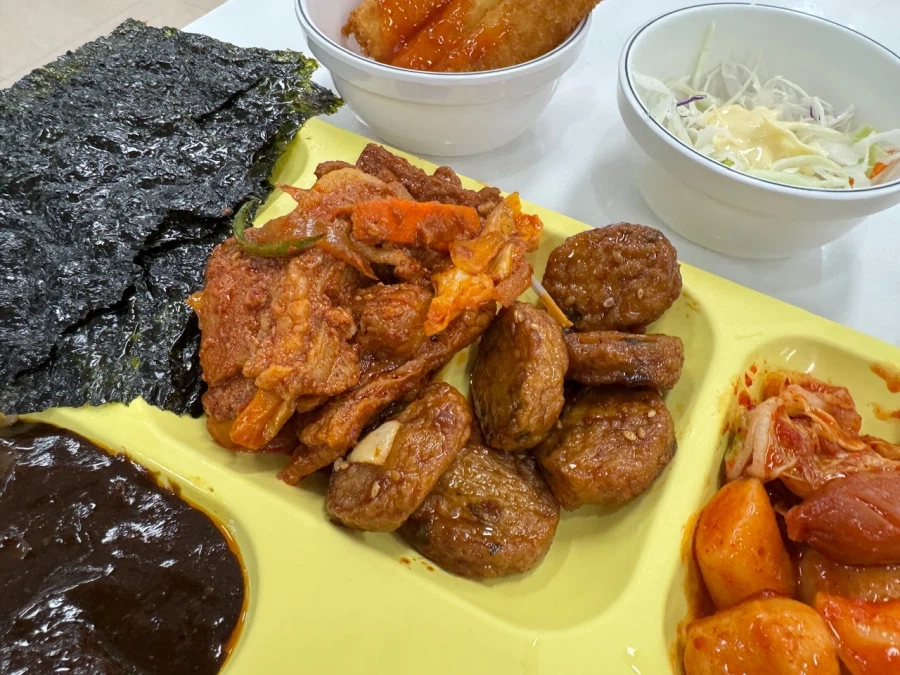 간만에 올리는 구디 8000원 구내식당밥_4.webp
