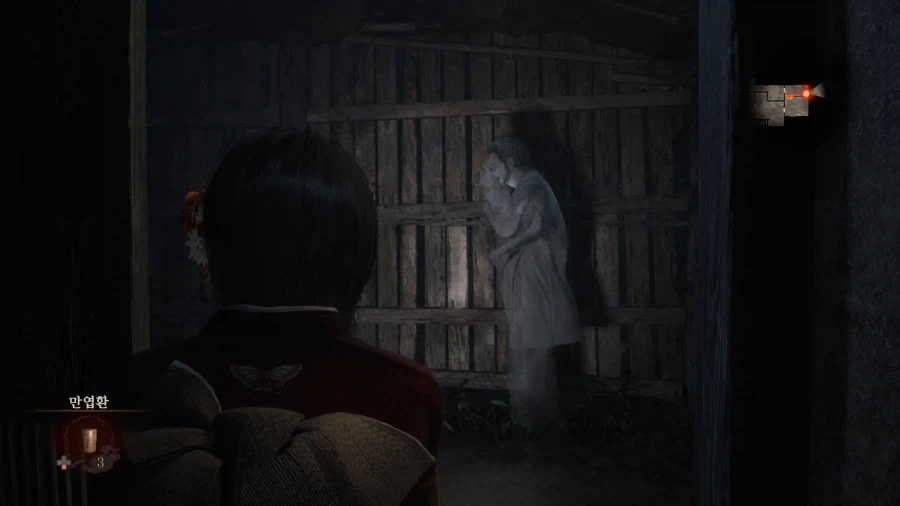 붉은 나비_6.webp