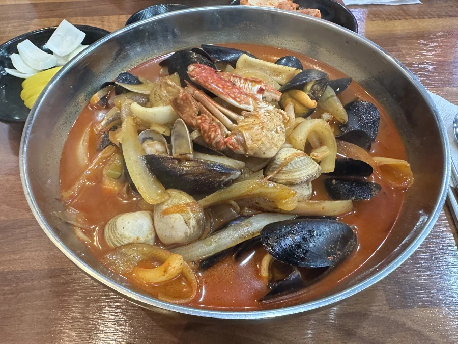 우리읍내에서 가장 장사 잘되는 짬뽕집_1.webp