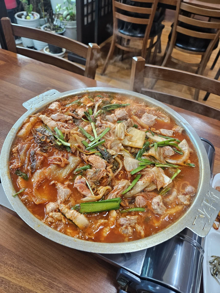 [음성] 흰쌀밥에는 역시 김치두루치기_3.webp