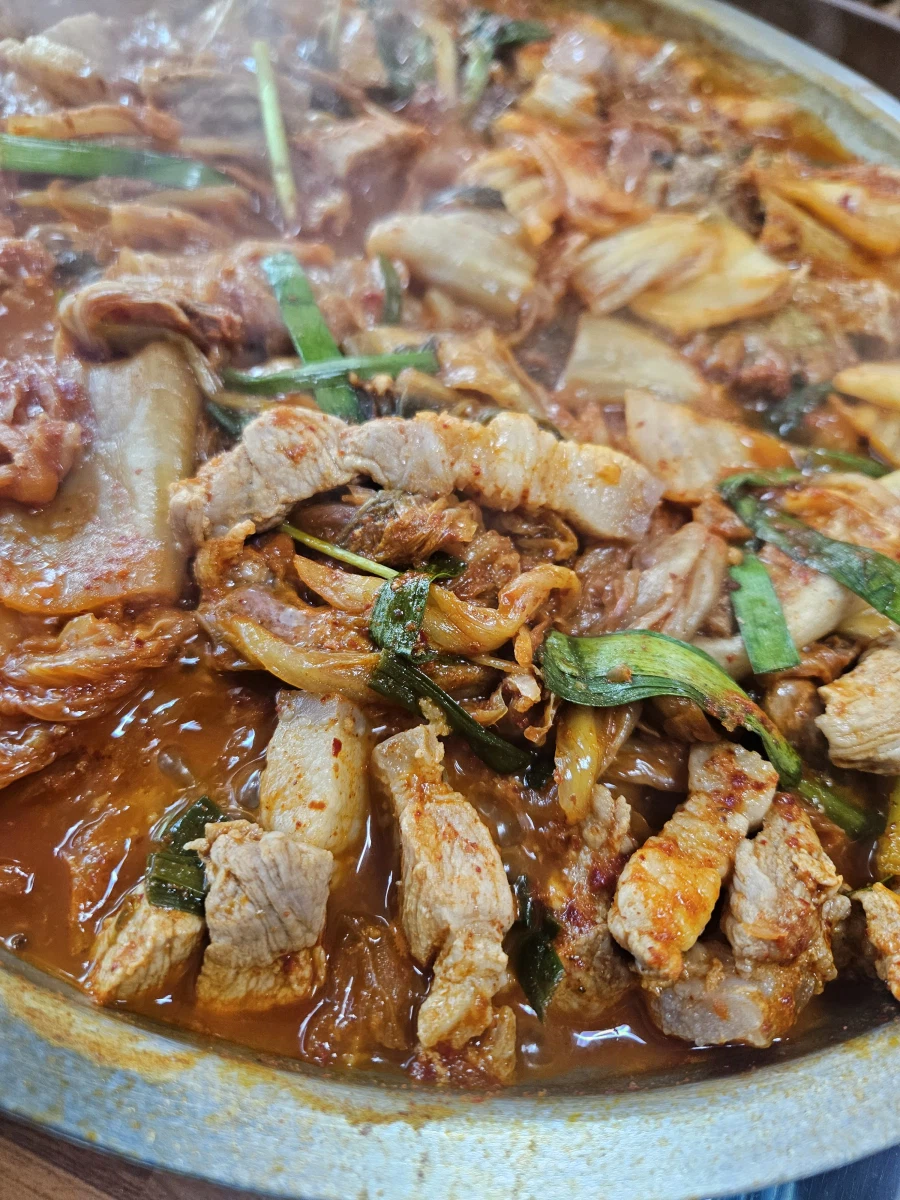 [음성] 흰쌀밥에는 역시 김치두루치기_9.webp