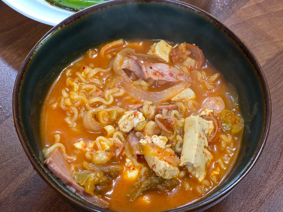 대충 해먹는 부대찌개_2.webp