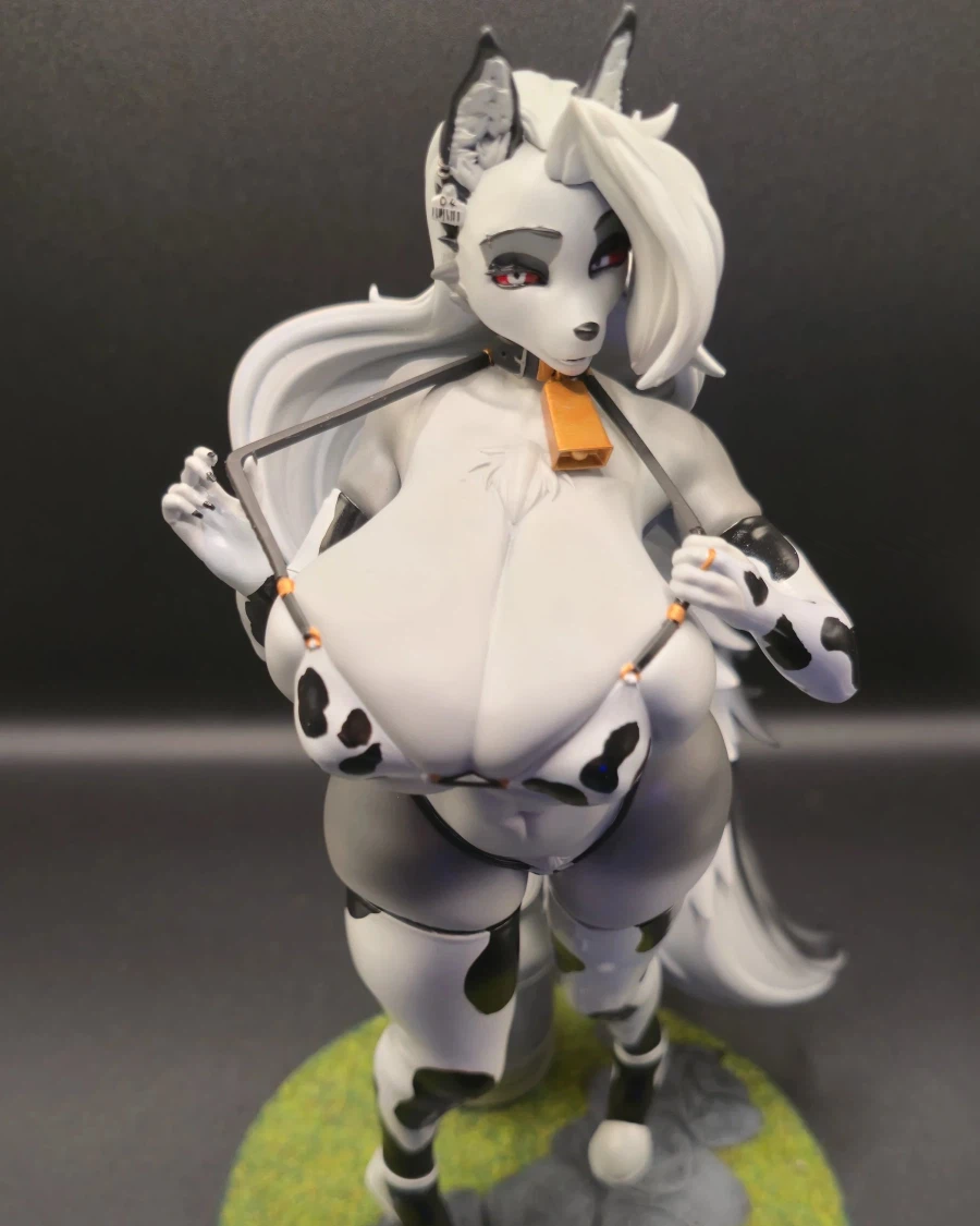 조금 수상한 퍼리 피규어_3.webp