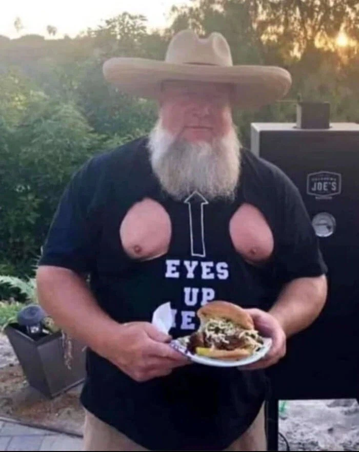 거유는 자기가슴쳐다보는거 다 앎_1.webp