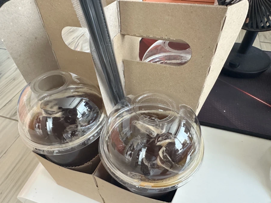 동네 카페의 4000원짜리 아이스아메리카노_3.webp