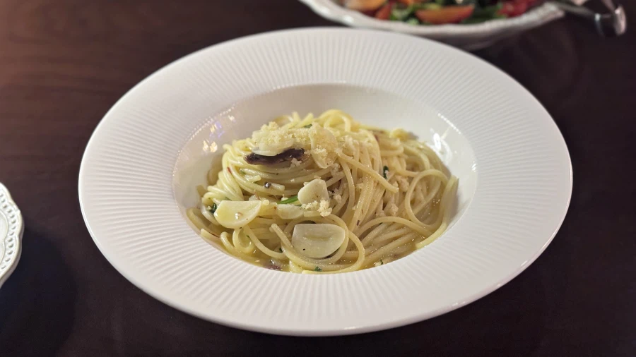 밖에서 밥 먹습니다 - 서울 강남, 알렉스루카_3.webp