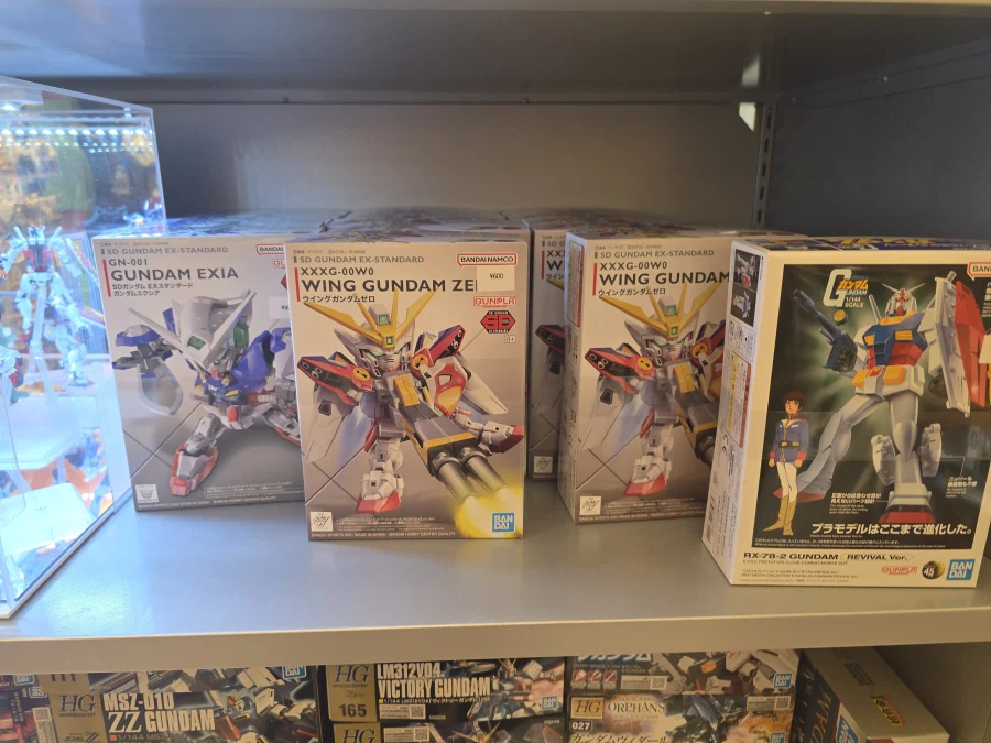 어제 나리타공항 면세점 건프라들_2.webp