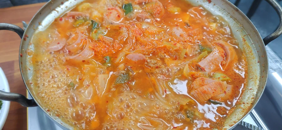 김치부대찌개_5.webp