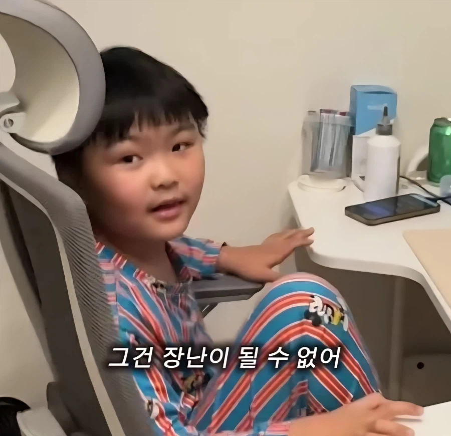 아들 훈계하는 엄마_3.webp