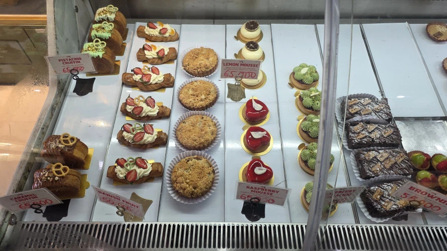 베트남) 유명한 빵집 이래서 와봣는데 애매하네_5.webp