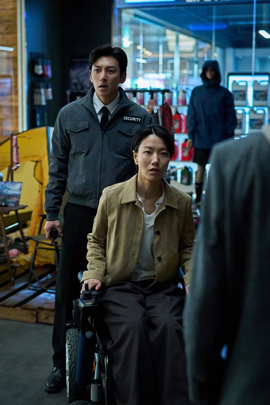 연상호 감독의 '군체' 런칭 스틸 공개_3.webp