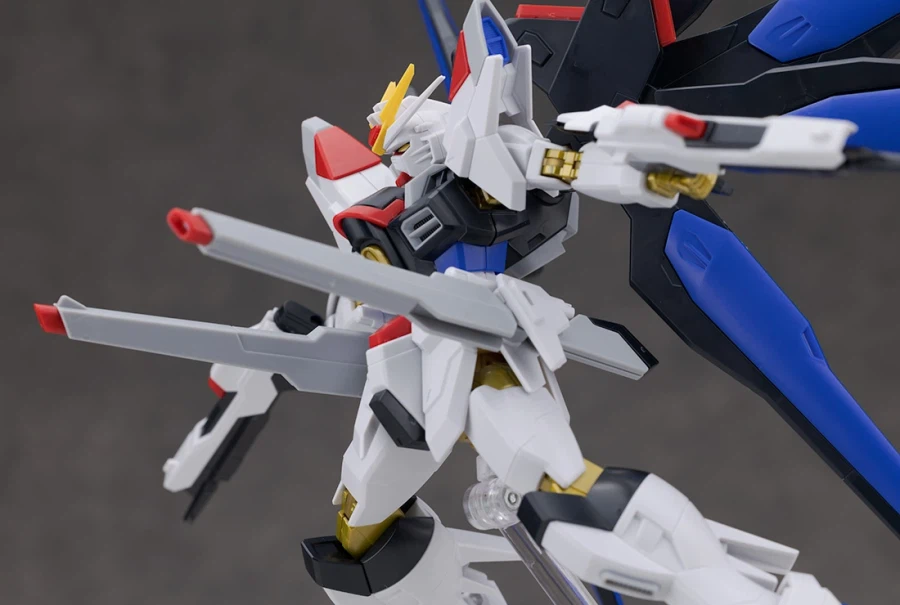 HGCE 1/144 스트라이크 프리덤 건담 2식 해외 리뷰 (스크롤 주의)_81.webp