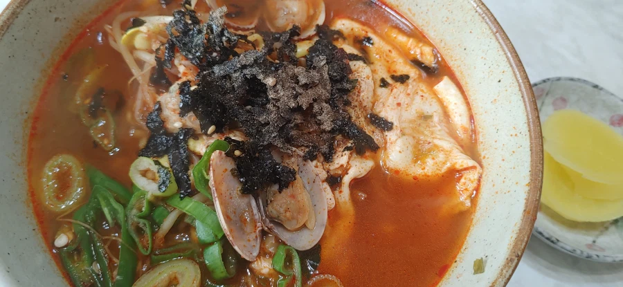 틈새라면 빨계바_1.webp