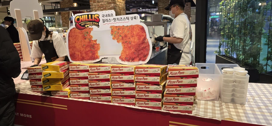 칠리스 핫치즈스틱_1.webp