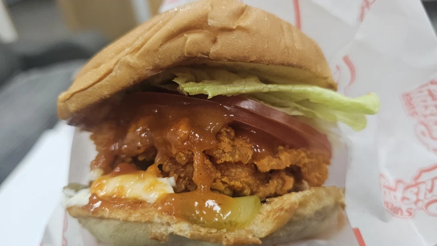 슈퍼크리스피 치킨버거 새우버거_2.webp