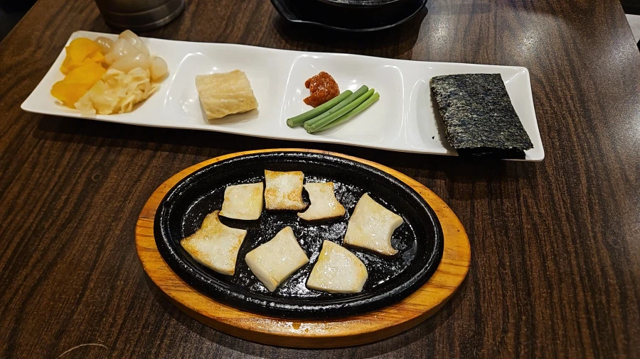 참치먹으러 옴_3.webp