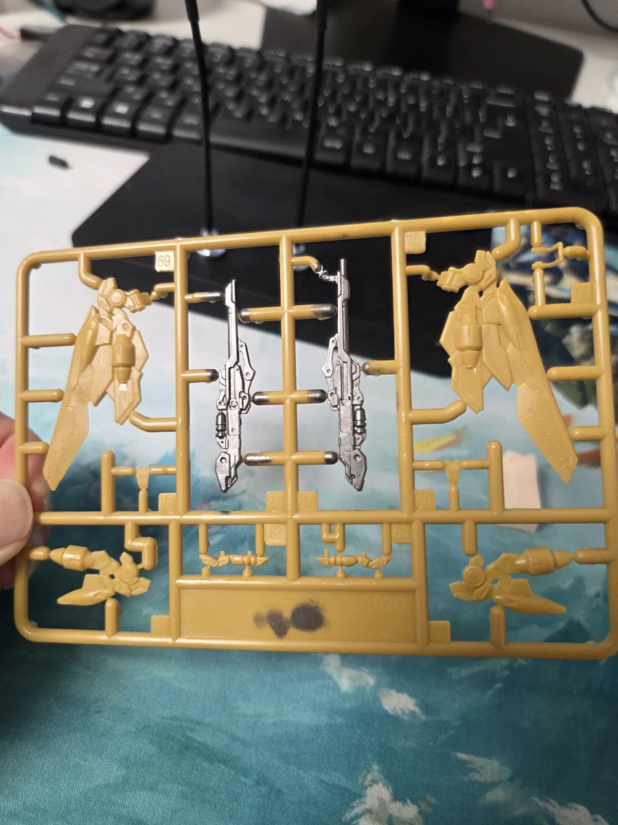 인생 첫 아티팩트 도색 - 윙건담_2.webp