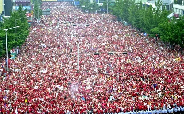 대한민국 건국 이후 역대 최대 인구 몰린 사례_2.webp